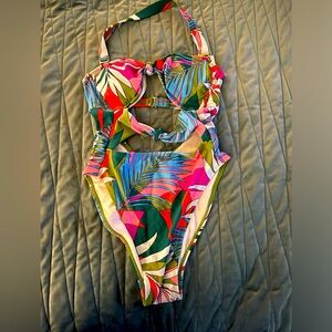 NWT Cupshe one piece cutout swim suit